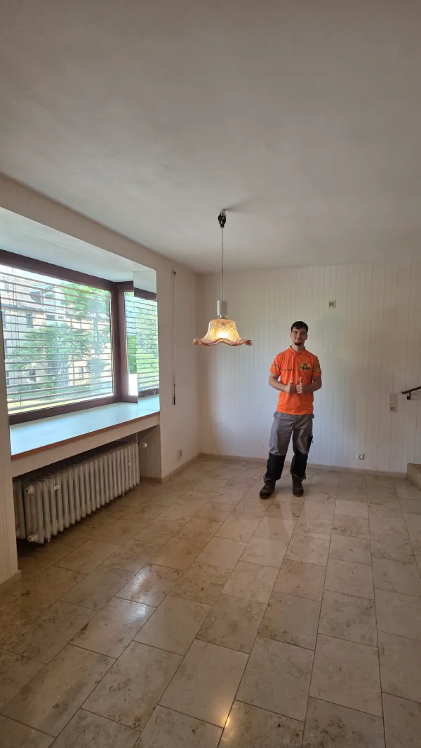 Nachher: Dachboden besenrein und leer nach Wohnungsauflösung in Aachen